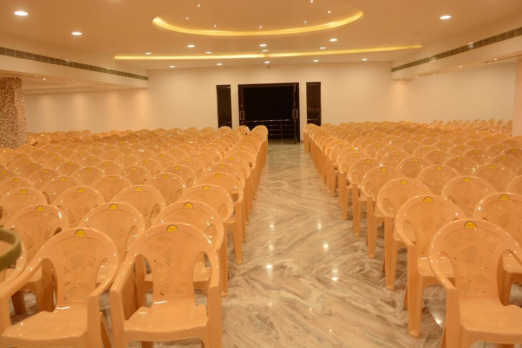 King Paradise Hotel Tiruchirappalli Esterno foto